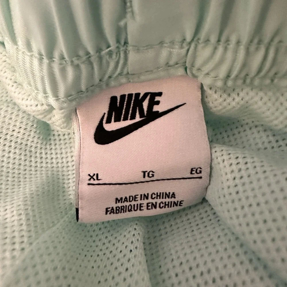 Nike Sun Club Shorts Boys Sz XL Sportswear Woven Flow Mint Foam DV9600-379 Retro